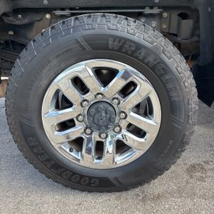 2019 Chevrolet SILVERADO 3500HD LTZ — миниатюра 19