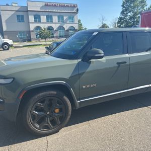 صورة 2 لـ 2022 Rivian R1T LAUNCH EDITION