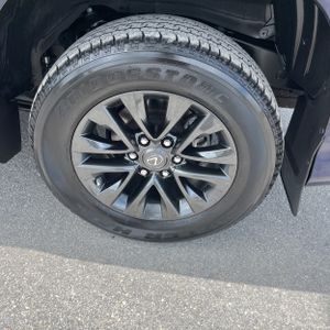 صورة مصغرة 18 لـ 2023 Lexus GX 460 BASE