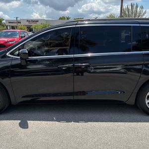 2020 Chrysler VOYAGER LXI — фото 4