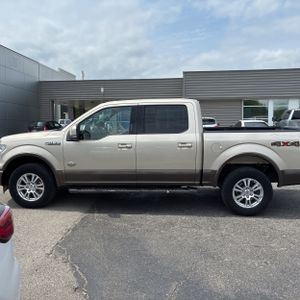 FORD F-150 KING RANCH - 3