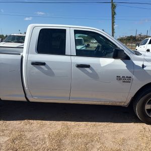 2024 RAM 1500 CLASSIC SLT — фото 10