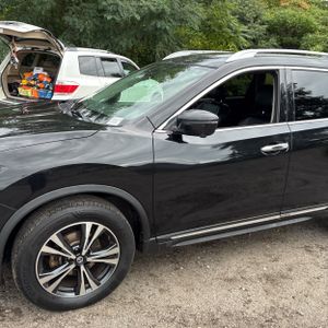 صورة 2 لـ 2017 Nissan ROGUE SL