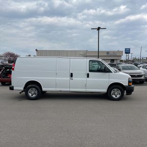 CHEVROLET EXPRESS CARGO 2500 - 10