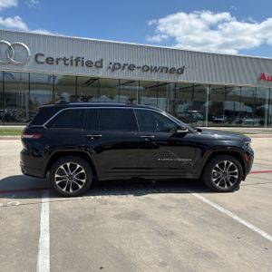 صورة 10 لـ 2022 JEEP GRAND CHEROKEE OVERLAND