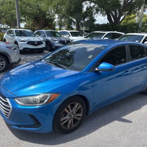 HYUNDAI ELANTRA SE - 2