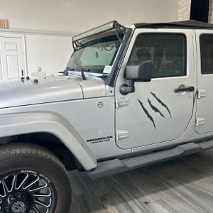2011 JEEP WRANGLER UNLIMITED SAHARA — фото 2