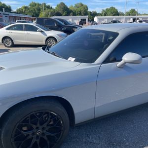 DODGE CHALLENGER SXT - 2