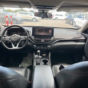 صورة 37 لـ 2025 Nissan ALTIMA SR