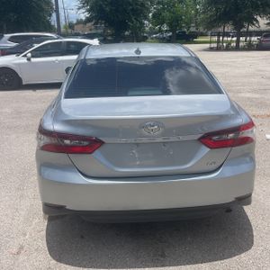 2021 Toyota CAMRY LE photo 7