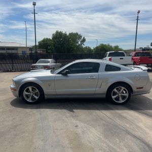 FORD MUSTANG GT DELUXE - 3