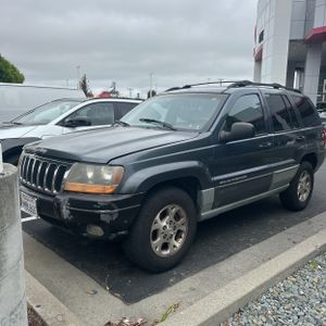 2004 JEEP GRAND CHEROKEE LAREDO photo 1