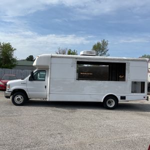 FORD E-450 CUTAWAY - 3