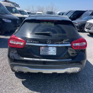 MERCEDES-BENZ GLA - 7