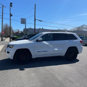 JEEP GRAND CHEROKEE LAREDO X - 3