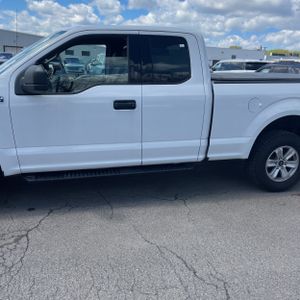 FORD F-150 XLT - 4