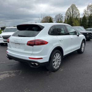 PORSCHE CAYENNE S - 8