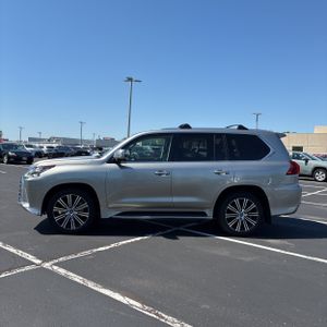 LEXUS LX 570 THREE-ROW - 3