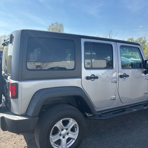 JEEP WRANGLER UNLIMITED WILLYS WHEELER - 9