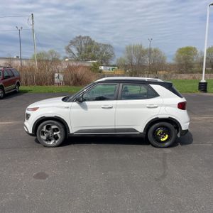 HYUNDAI VENUE LIMITED - 3