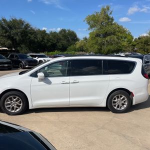 صورة 3 لـ 2022 Chrysler PACIFICA TOURING L