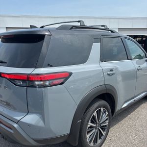 2026 Nissan PATHFINDER PLATINUM — фото 9