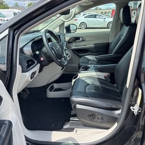 2024 Chrysler PACIFICA TOURING L thumbnail 31