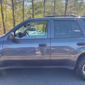 CHEVROLET TRAILBLAZER LS - 4