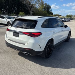 MERCEDES-BENZ GLC - 8