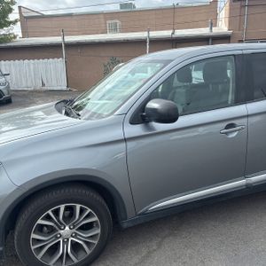 MITSUBISHI OUTLANDER ES - 2