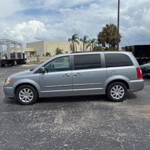 CHRYSLER TOWN AND COUNTRY TOURING - 3