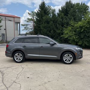 صورة 10 لـ 2019 AUDI Q7 55 PREMIUM