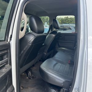 صورة 36 لـ 2022 RAM 1500 CLASSIC TRADESMAN