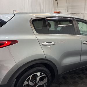KIA SPORTAGE LX - 9