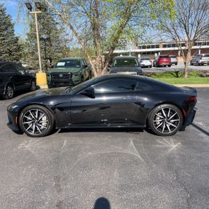 ASTON MARTIN VANTAGE BASE - 3
