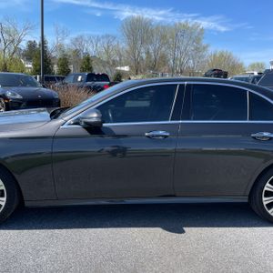MERCEDES-BENZ E-CLASS - 4