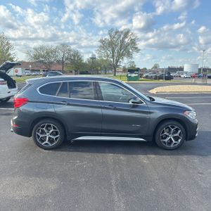 BMW X1 XDRIVE28I - 10