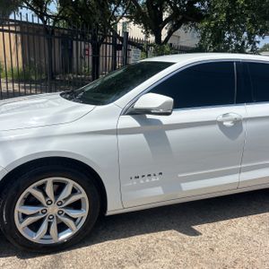 2019 Chevrolet IMPALA LT photo 2