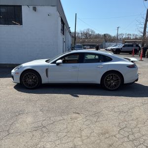 PORSCHE PANAMERA 4 PLATINUM EDITION - 3
