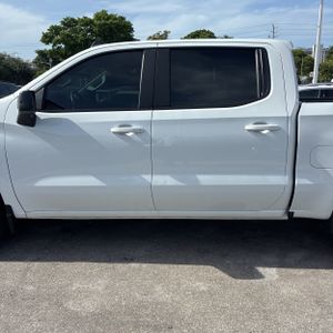 2025 Chevrolet SILVERADO 1500 RST 照片 4
