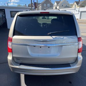 CHRYSLER TOWN & COUNTRY TOURING - 6