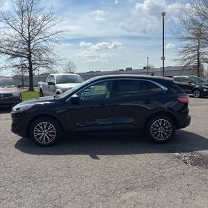 FORD ESCAPE PLUG-IN HYBRID SE - 3