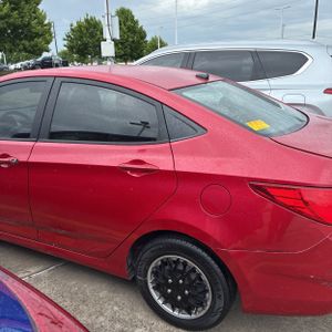 HYUNDAI ACCENT SE - 4