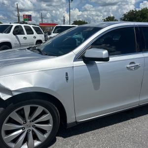 2015 Lincoln MKS BASE — фото 2
