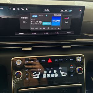 2025 Genesis GV80 2.5T STANDARD — фото 35