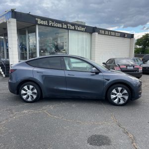 TESLA MODEL Y LONG RANGE - 10