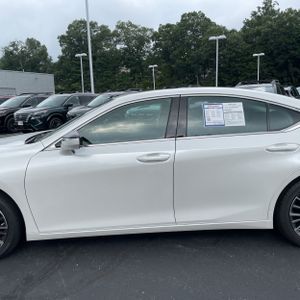 صورة 4 لـ 2024 Lexus ES 350 BASE