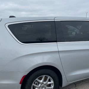 CHRYSLER PACIFICA TOURING L - 9