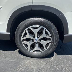 صورة مصغرة 18 لـ 2023 Subaru FORESTER PREMIUM