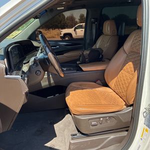 صورة 30 لـ 2021 Cadillac ESCALADE ESV SPORT